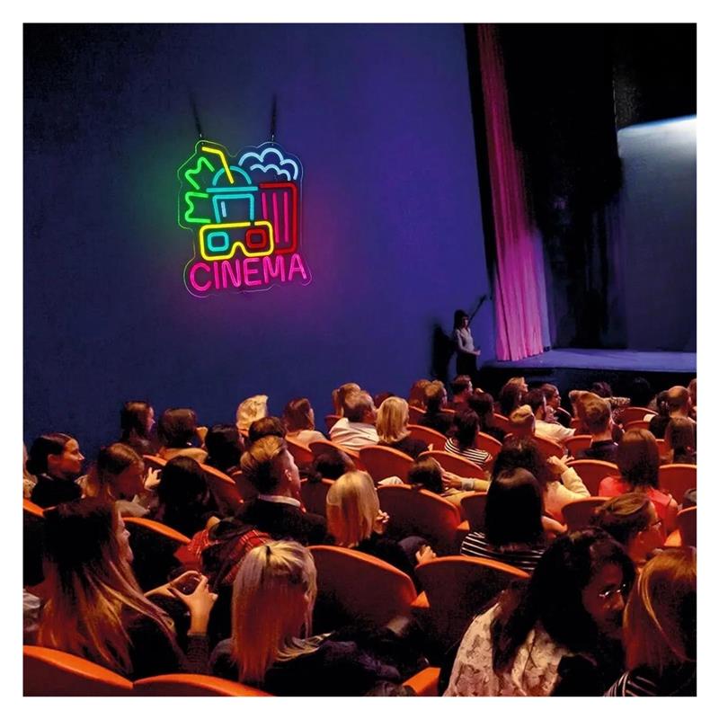 Neonowy szyld CINEMA, zasilany – Home Cinema Today recenzja i cena